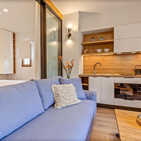 Lola Apartments 里亚帕德斯 外观 照片